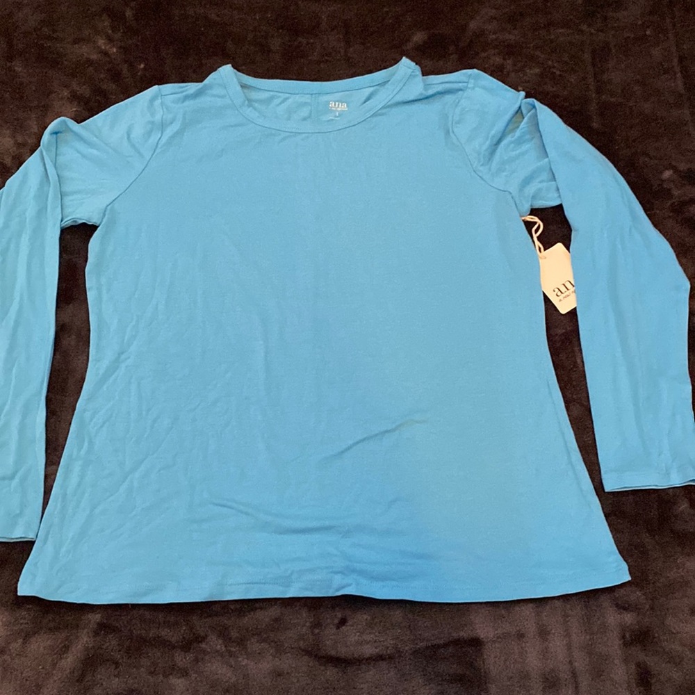 Blue long sleeve T-shirt